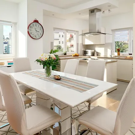Sun Flower Apartment *